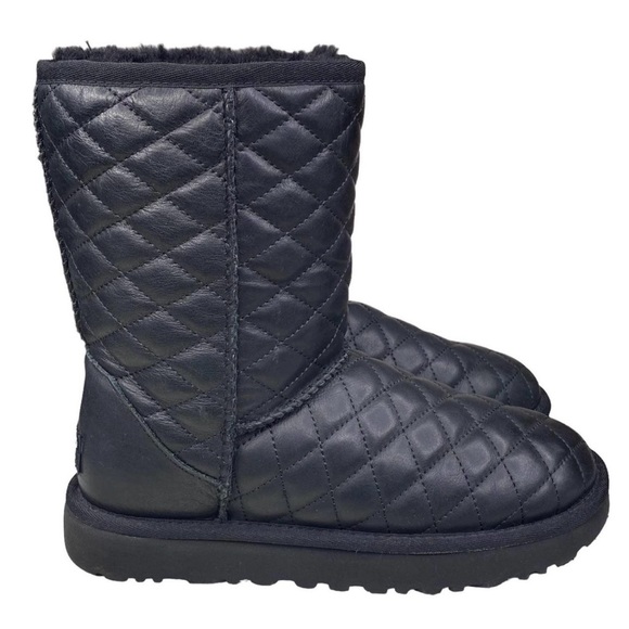 UGG Classic Short Diamond QuiltLeather Boots (Pre-Loved) - Picture 1 of 11